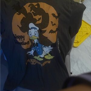 Authentic Disney park Donald Duck Gray and Orange Halloween Tee size XL NWT